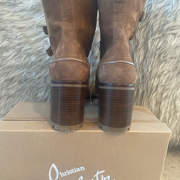 Christian Louboutin tan suede buckle boots. Size 10 (box not included) - Picture 5 of 11
